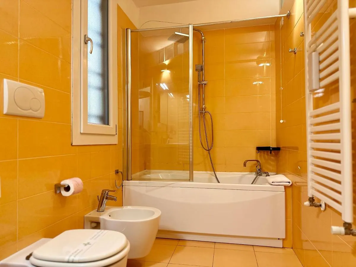 Apartment A 2 Passi Dal Duomo Con Parcheggio E 3 Camere Florence